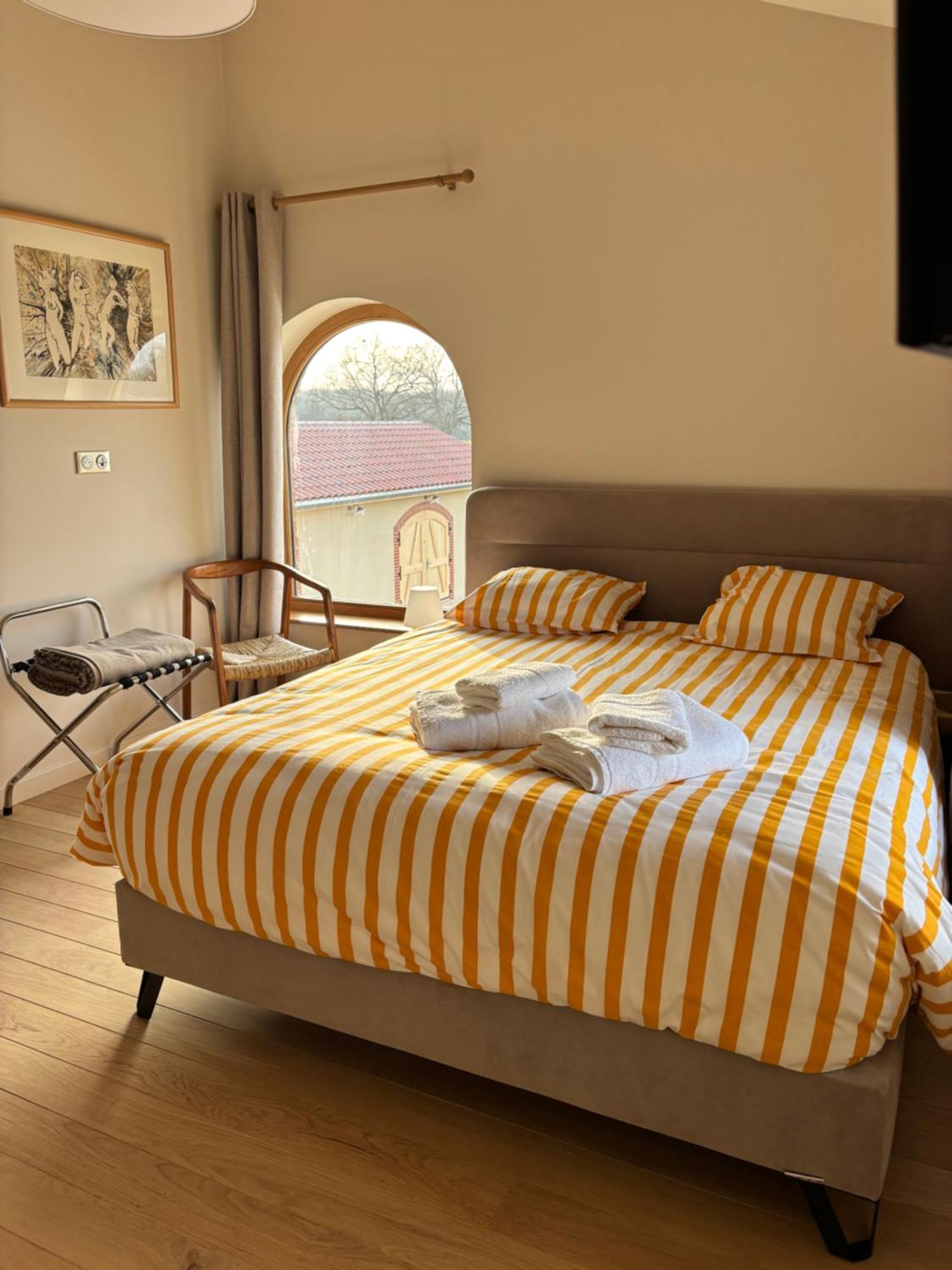Bed and Breakfast Le Domaine Du Pin à Châtillon-sur-Chalaronne Extérieur photo